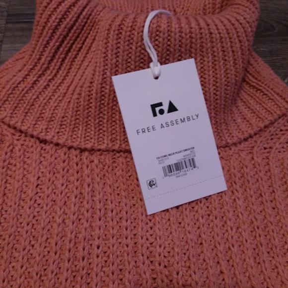 Free Assembly Women's Cowl Neck Sweater with Pleated Shoulders - Picture 2 of 7